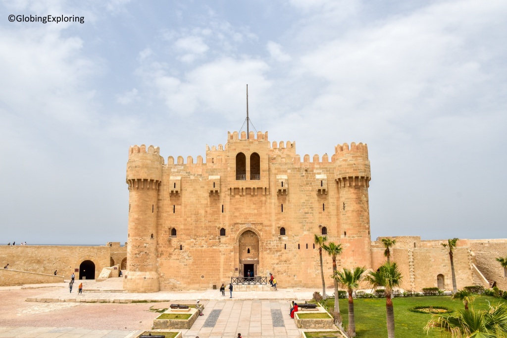 La citadelle de Qaitbay Alexandrie, à l'exact emplacement du phare  d'Alexandrie 7ème merveille du monde - SENSOUSSI